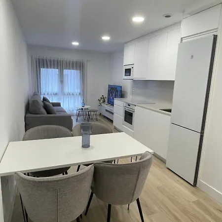 アパート Albareda 83 *